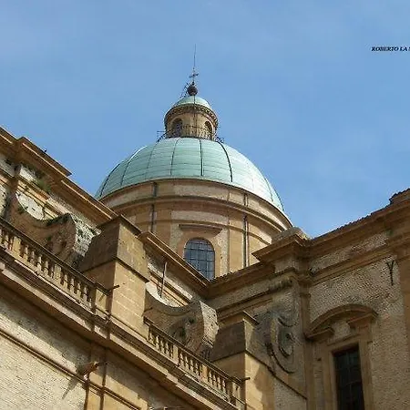 Il Triclinio Bed and Breakfast Πιάτσα Αρμερίνα