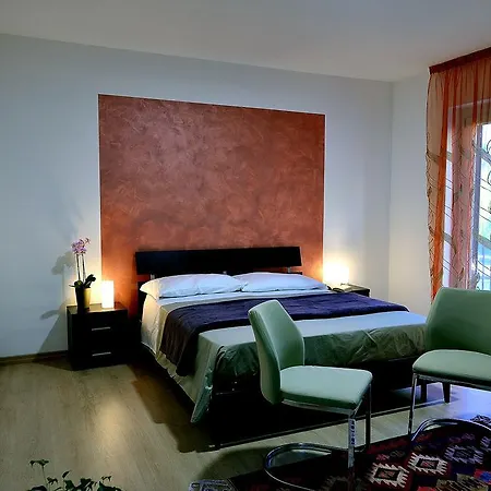 Bed and Breakfast Il Triclinio Πιάτσα Αρμερίνα